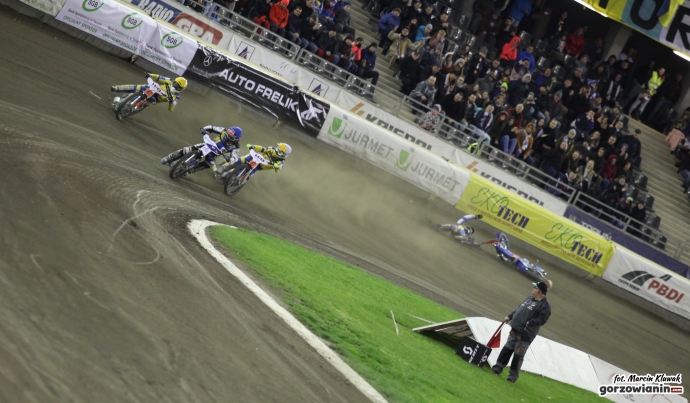 38/47 Stal wygrywa w Toruniu!