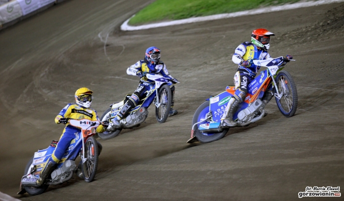 44/47 Stal wygrywa w Toruniu!