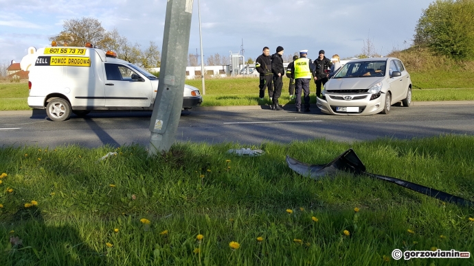 3/5 Uderzyła w słup