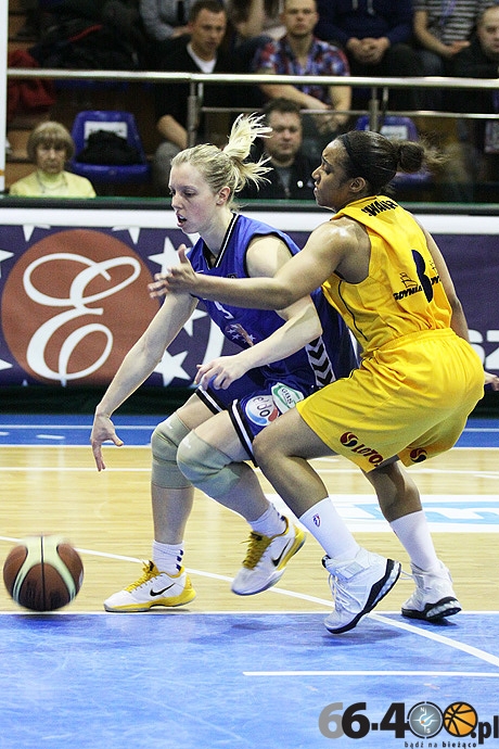 39/53 KSSSE AZS PWSZ Gorzów - Lotos Gdynia 65:71