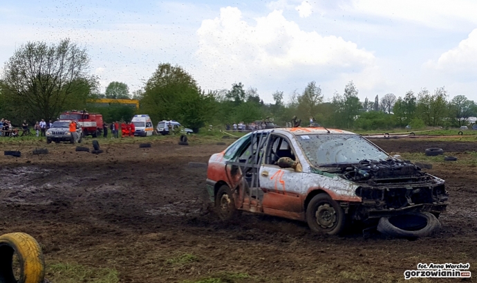 17/24 Wrak race na poligonie