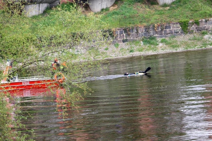 4/11 Akcja ratunkowa straży na rzece