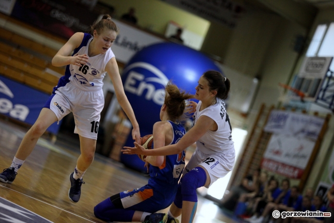 16/35 Juniorki AZS ze złotym medalem!