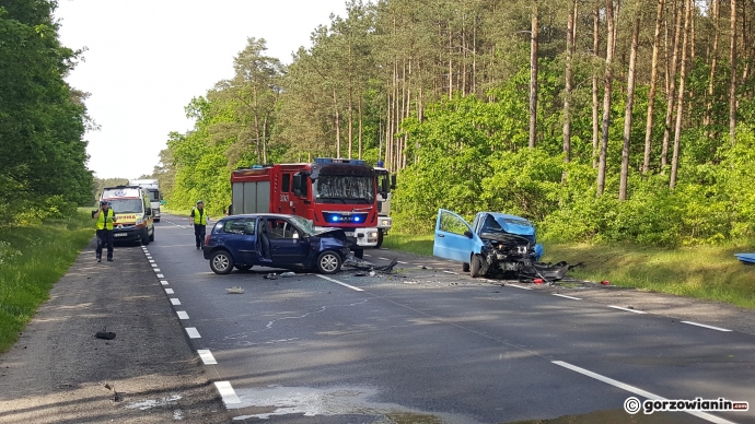 9/14 Czołowe zderzenie pandy i clio