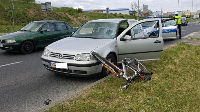 3/7 Kierowca golfa potrącił rowerzystkę
