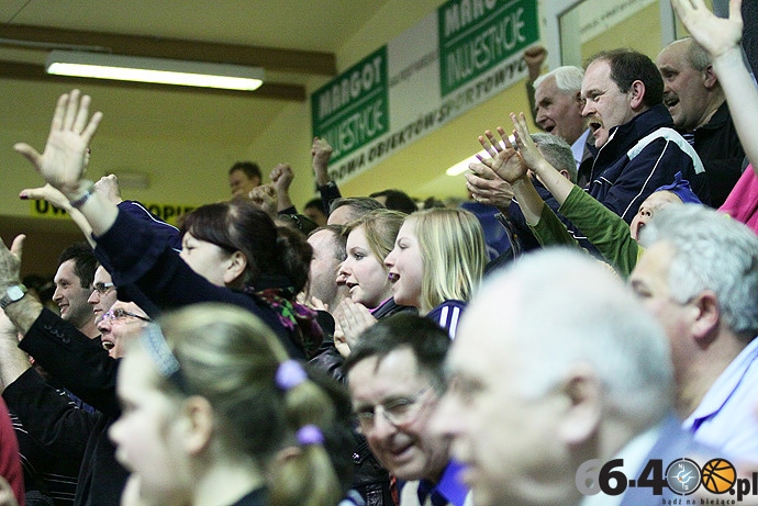 41/44 KSSSE AZS PWSZ Gorzów - Energa Toruń 81:77