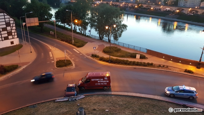 6/6 Pijany kierowca opla roztrzaskał się na murku