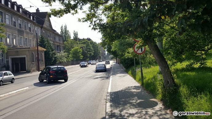 4/5 Zamknięty lewoskręt w Szpitalną