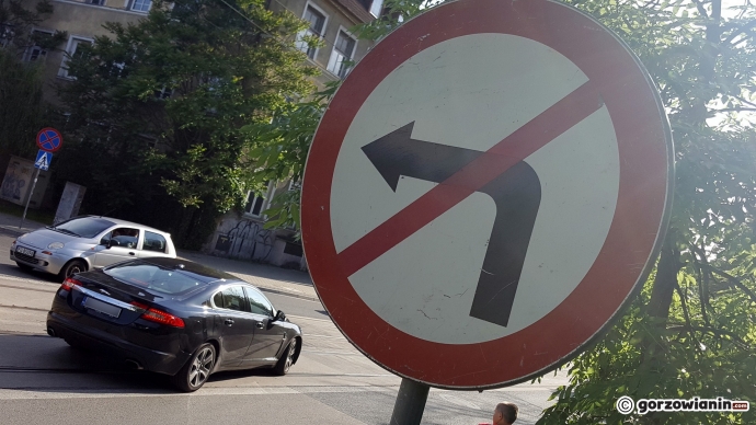 5/5 Zamknięty lewoskręt w Szpitalną