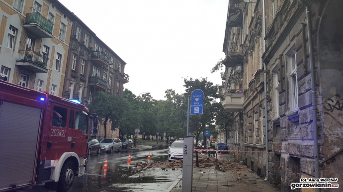 8/8 Zarwany balkon przy Dąbrowskiego