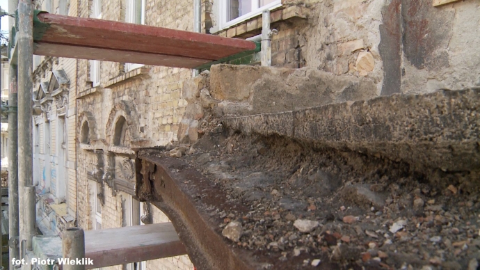 9/9 Balkony przy Dąbrowskiego zabezpieczone