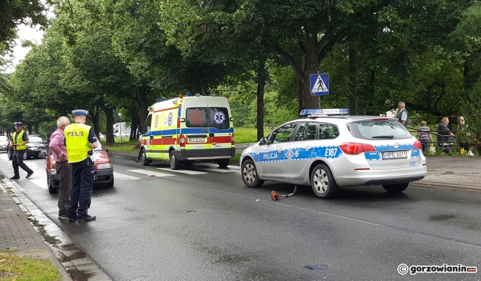 4/6 Kierowca fiata potrącił pieszego