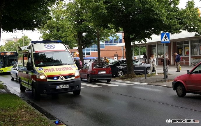 6/6 Kierowca fiata potrącił pieszego