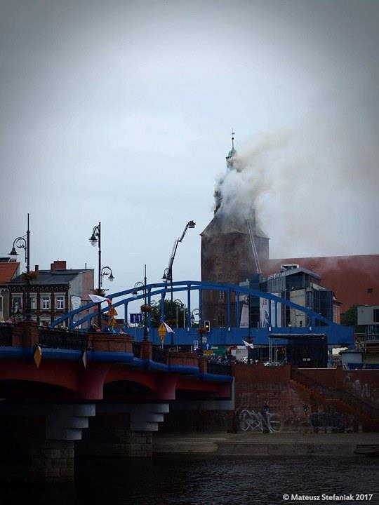 3/17 Gorzowska katedra wciąż płonie