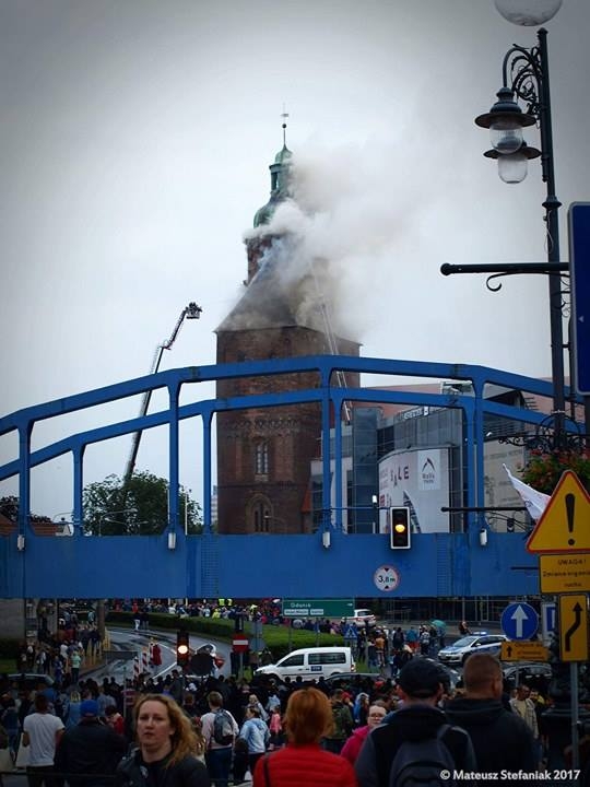 4/17 Gorzowska katedra wciąż płonie