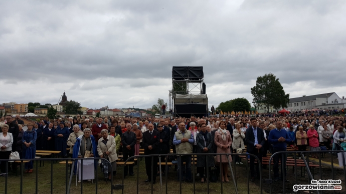 7/15 Msza św. na nadwarciańskich błoniach