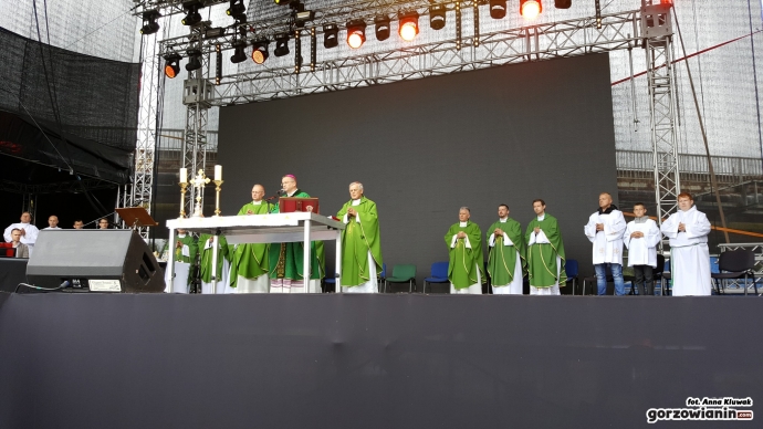 9/15 Msza św. na nadwarciańskich błoniach