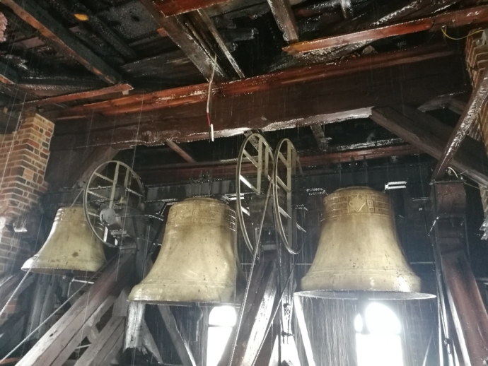 4/6 Zniszczenia po pożarze katedry