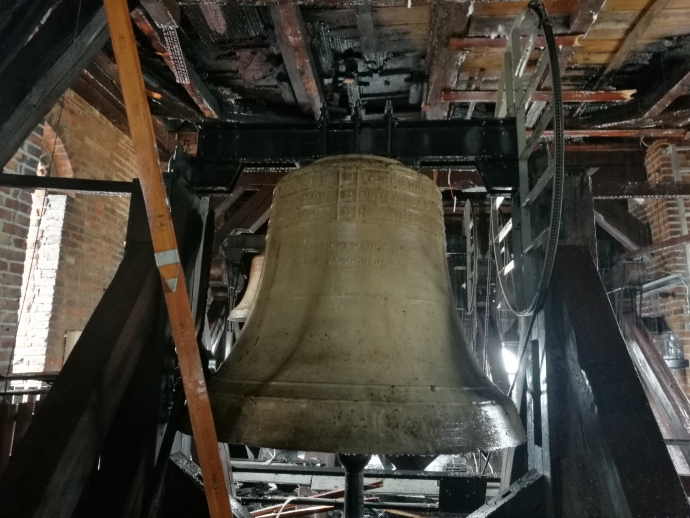 6/6 Zniszczenia po pożarze katedry