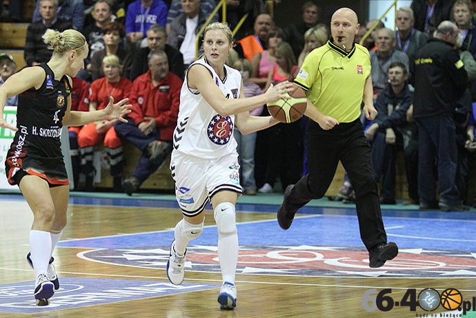 8/29 KSSSE AZS PWSZ - Widzew Łódź 70:68