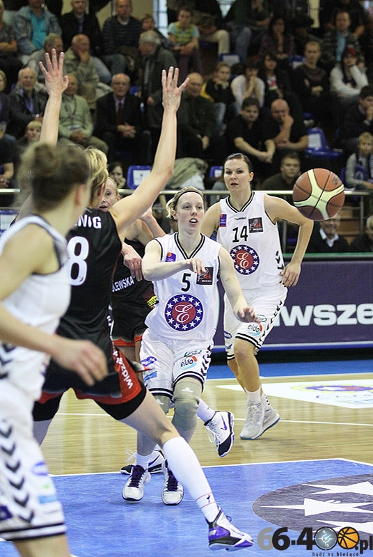 14/29 KSSSE AZS PWSZ - Widzew Łódź 70:68
