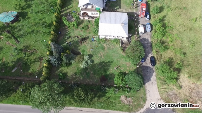 4/6 Dziewczynka wpadła do studzienki kanalizacyjnej