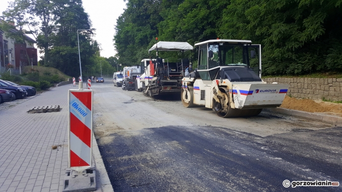 5/7 Na Walczaka wylewają asfalt!