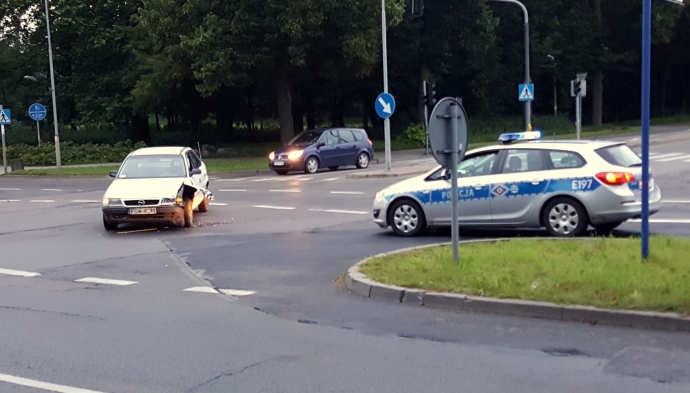 4/5 Poszukiwany kierowca białej Astry