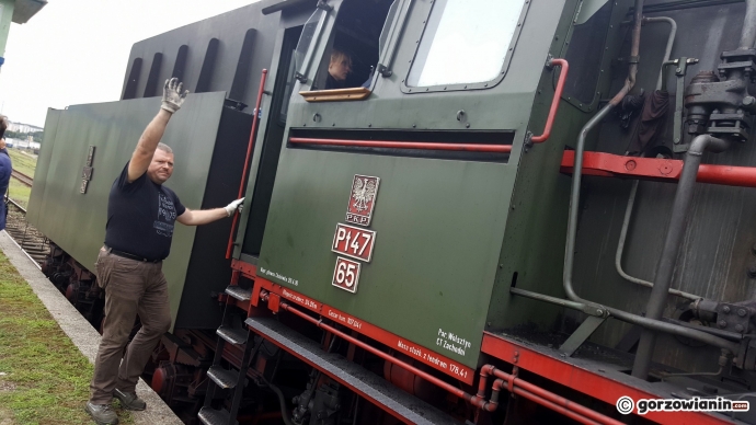 3/11 Ciuchcia na 4 peronie 