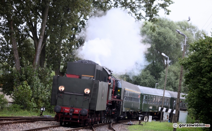 5/11 Ciuchcia na 4 peronie 