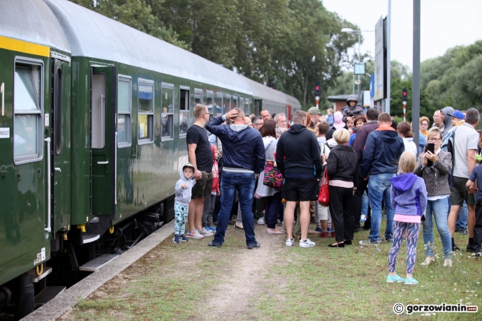 7/11 Ciuchcia na 4 peronie 