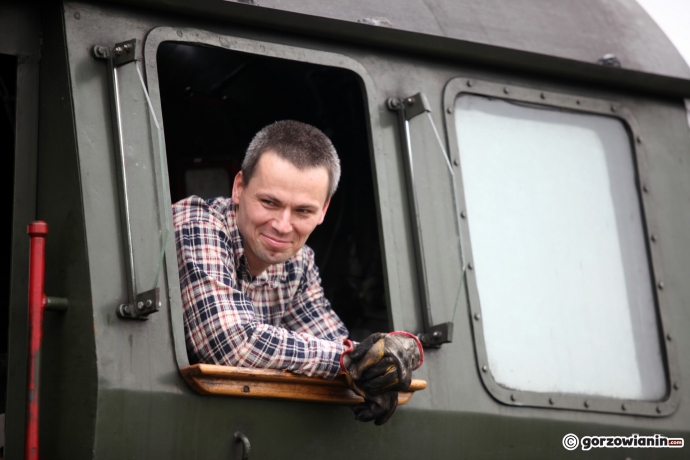 9/11 Ciuchcia na 4 peronie 