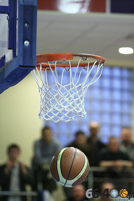 25/58 KSSSE AZS PWSZ Gorzów - Energa Toruń 75:65