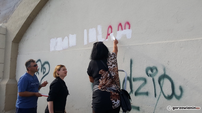 7/16 Zamalowali rasistowskie napisy na bulwarze