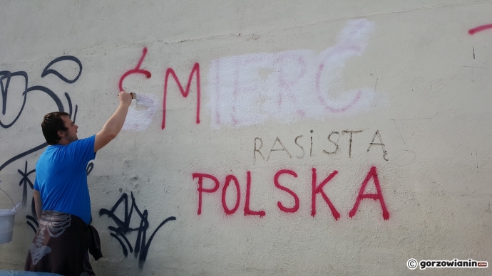 9/16 Zamalowali rasistowskie napisy na bulwarze