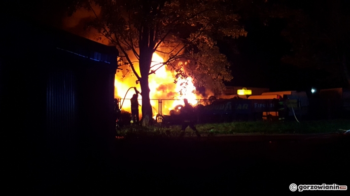 6/10 Płoną opony przy ul. Ryskiej