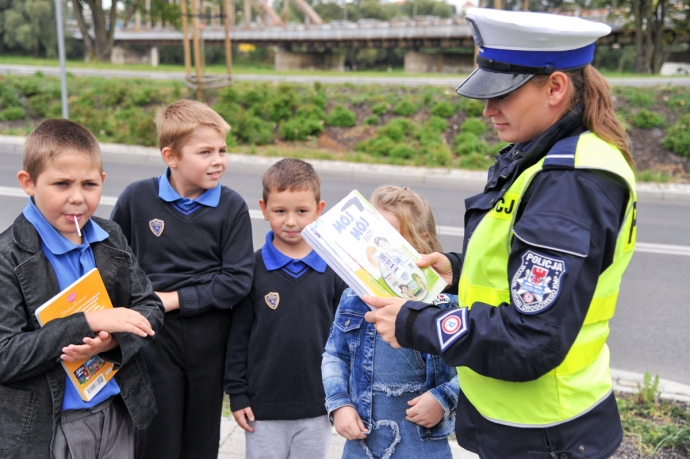 8/10 Droga do szkoły pod okiem policji