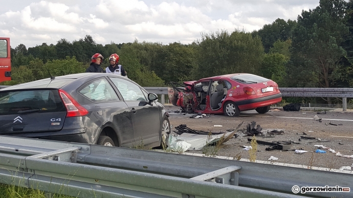 5/8 Czołowe zderzenie toyoty i citroena na S3