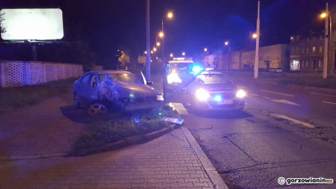 7/8 Rozbity saab na ul. Sikorskiego