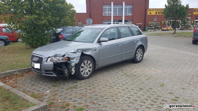 2/4 Zderzenie mazdy i audi