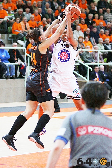 54/68 CCC Polkowice - KSSSE AZS PWSZ Gorzów 79:74