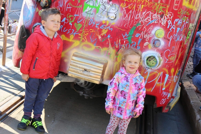 3/7 Pożegnanie z Helmutami