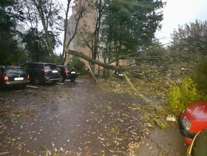 6/14 Orkan Ksawery sieje spustoszenie