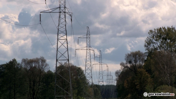 9/10 Wiele miejscowości wciąż jest bez prądu