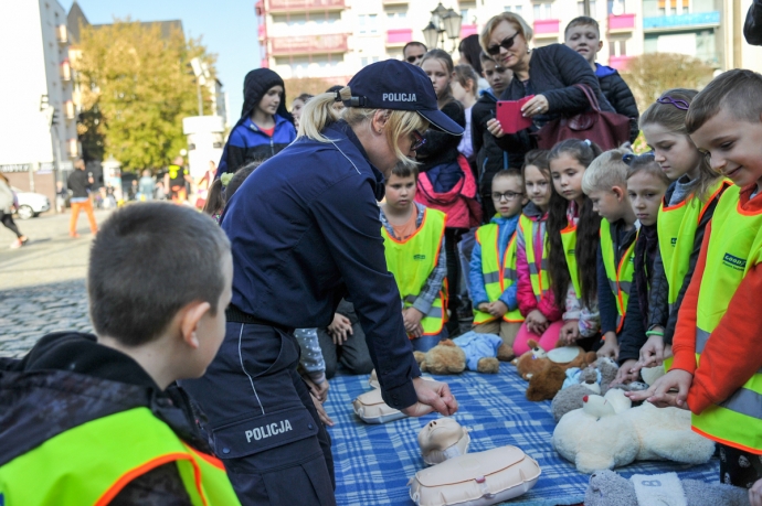3/17 Gorzowscy policjanci i Europejski Dzień Przywracania Czynności Serca