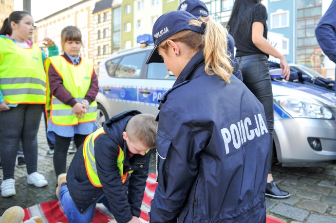 11/17 Gorzowscy policjanci i Europejski Dzień Przywracania Czynności Serca