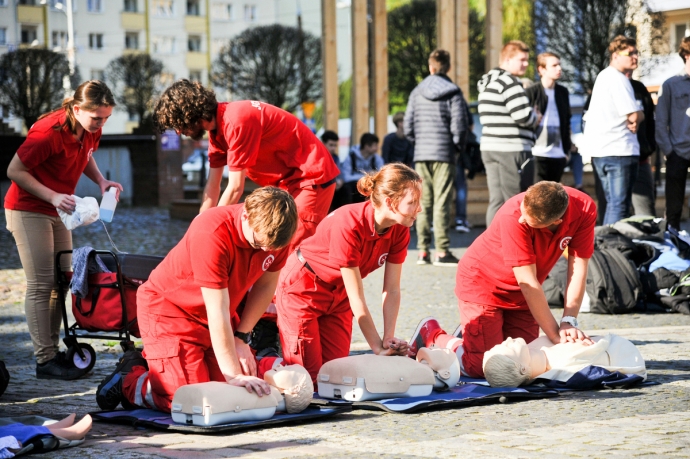 15/17 Gorzowscy policjanci i Europejski Dzień Przywracania Czynności Serca