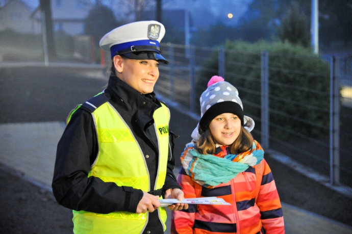 7/17 Policjanci rozdawali odblaski 