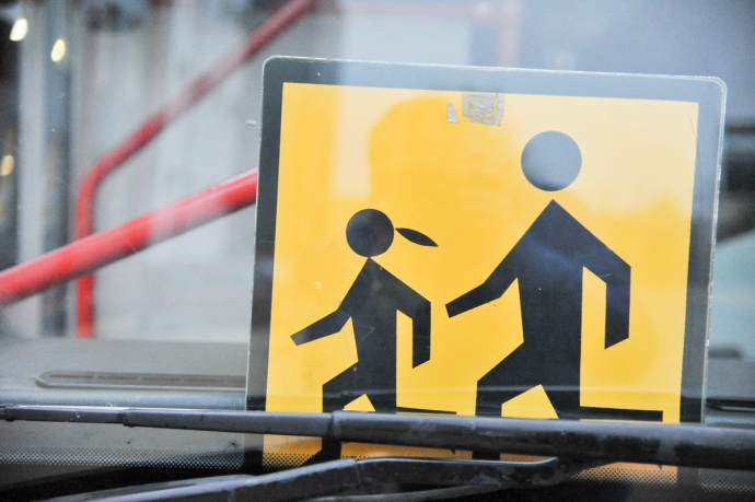 13/17 Policjanci rozdawali odblaski 