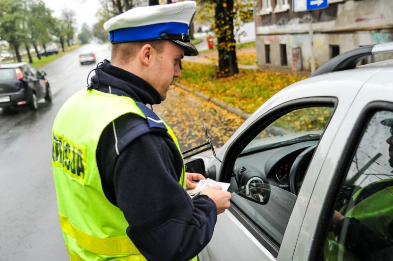 4/17 Policja gotowa do akcji Znicz